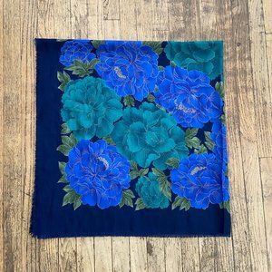 Flor Azul Scarf